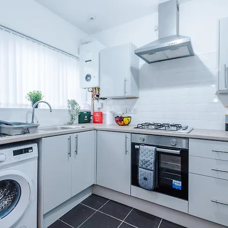 Pristine 3-Bed Home In Anfield By 53 Degrees Property, Ideal For Big Groups & Business, Free Parking! Liverpool Exterior photo