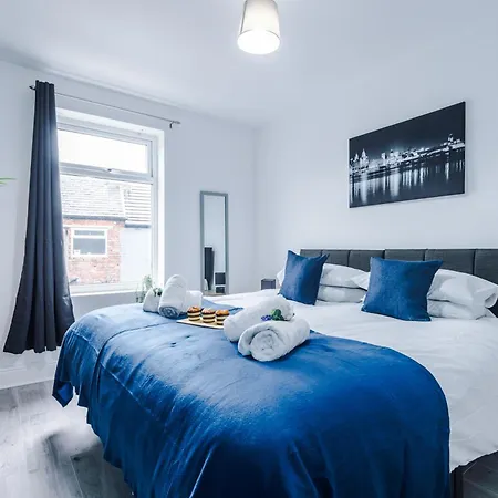 Pristine 3-Bed Home In Anfield By 53 Degrees Property, Ideal For Big Groups & Business, Free Parking! Liverpool Exterior photo