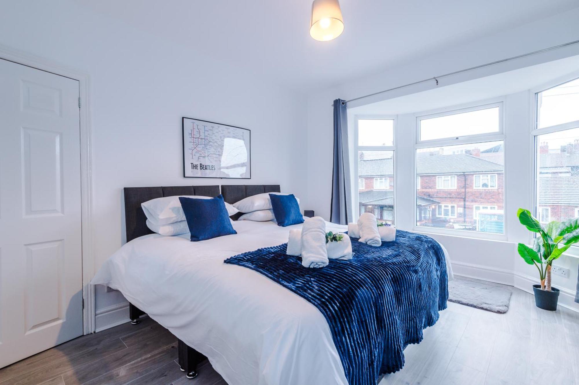 Pristine 3-bed In Anfield By 53 Degrees Property, Ideal For Big Groups & Business, Free Parking! Holiday home *