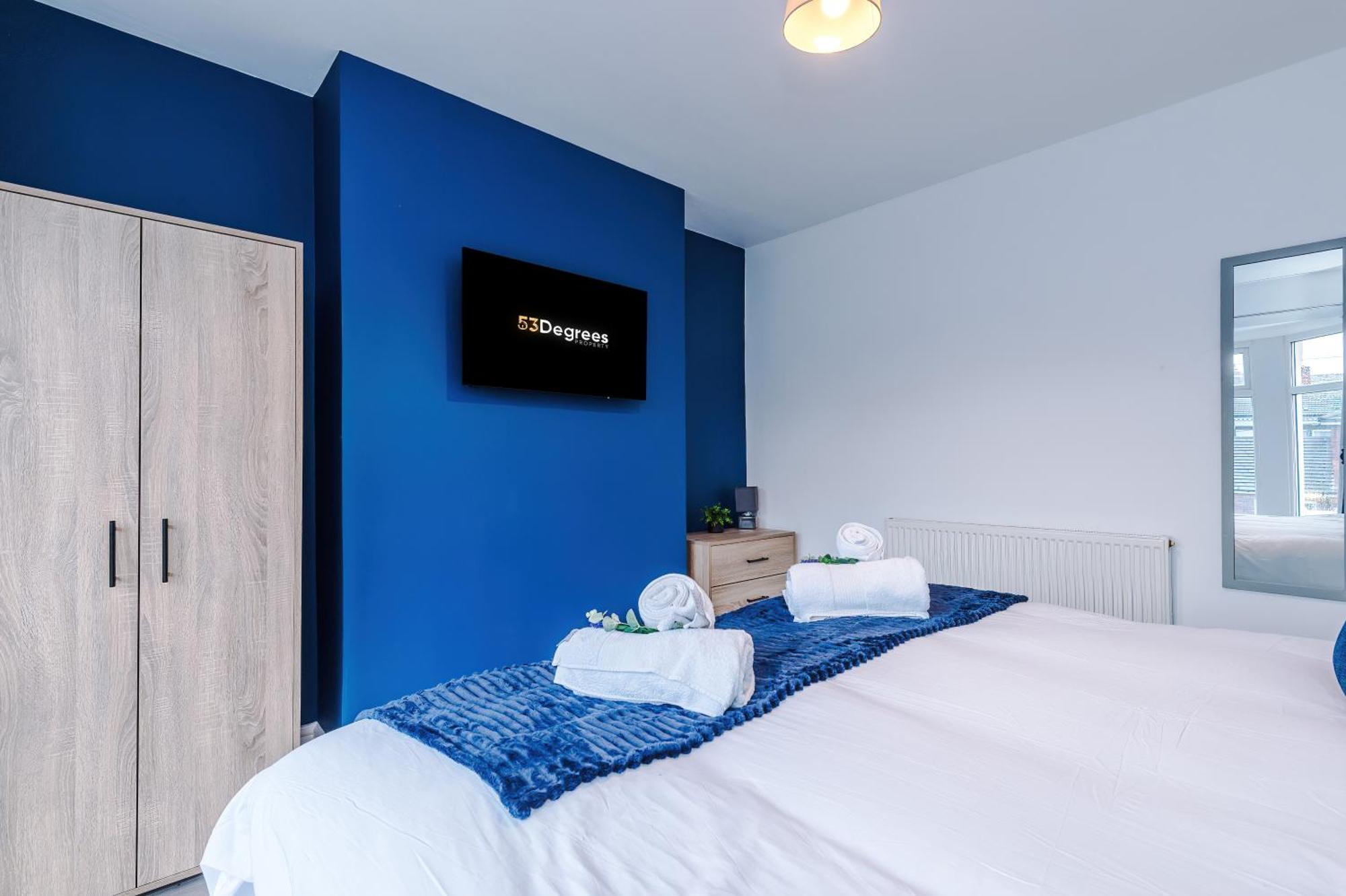 Holiday home Pristine 3-bed In Anfield By 53 Degrees Property, Ideal For Big Groups & Business, Free Parking! Liverpool