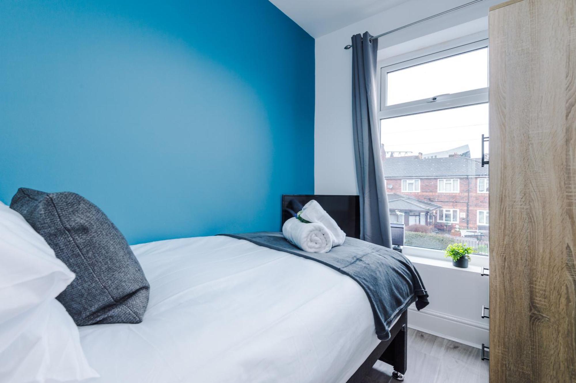 Holiday home Pristine 3-bed In Anfield By 53 Degrees Property, Ideal For Big Groups & Business, Free Parking! Liverpool