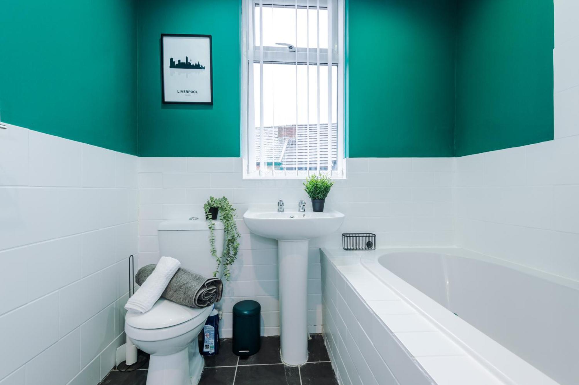 Pristine 3-bed In Anfield By 53 Degrees Property, Ideal For Big Groups & Business, Free Parking! Liverpool